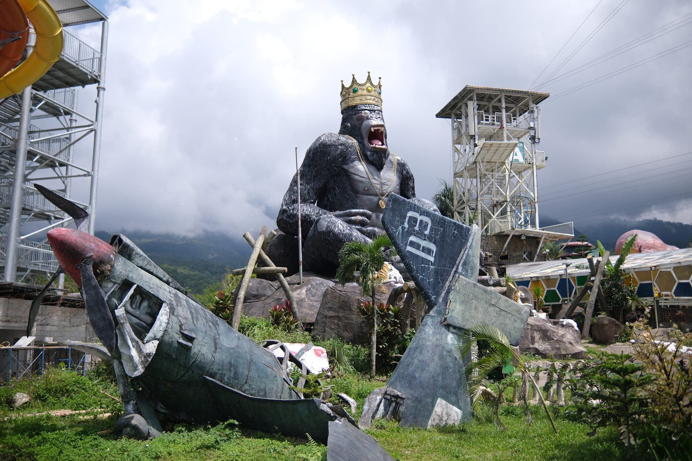 King Kong statue at Campuestohan Highland Resort